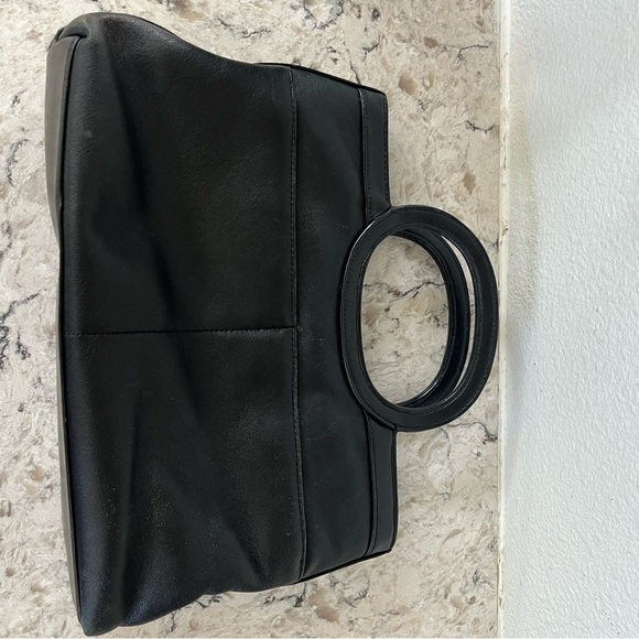 Vintage Marlo Black Leather Handbag with Circular Handle - Picture 2 of 5